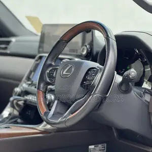 Lexus LX 600 2023 White