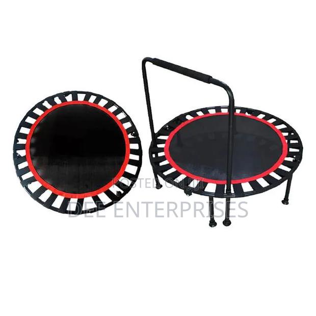 Round Trampoline With a Handle