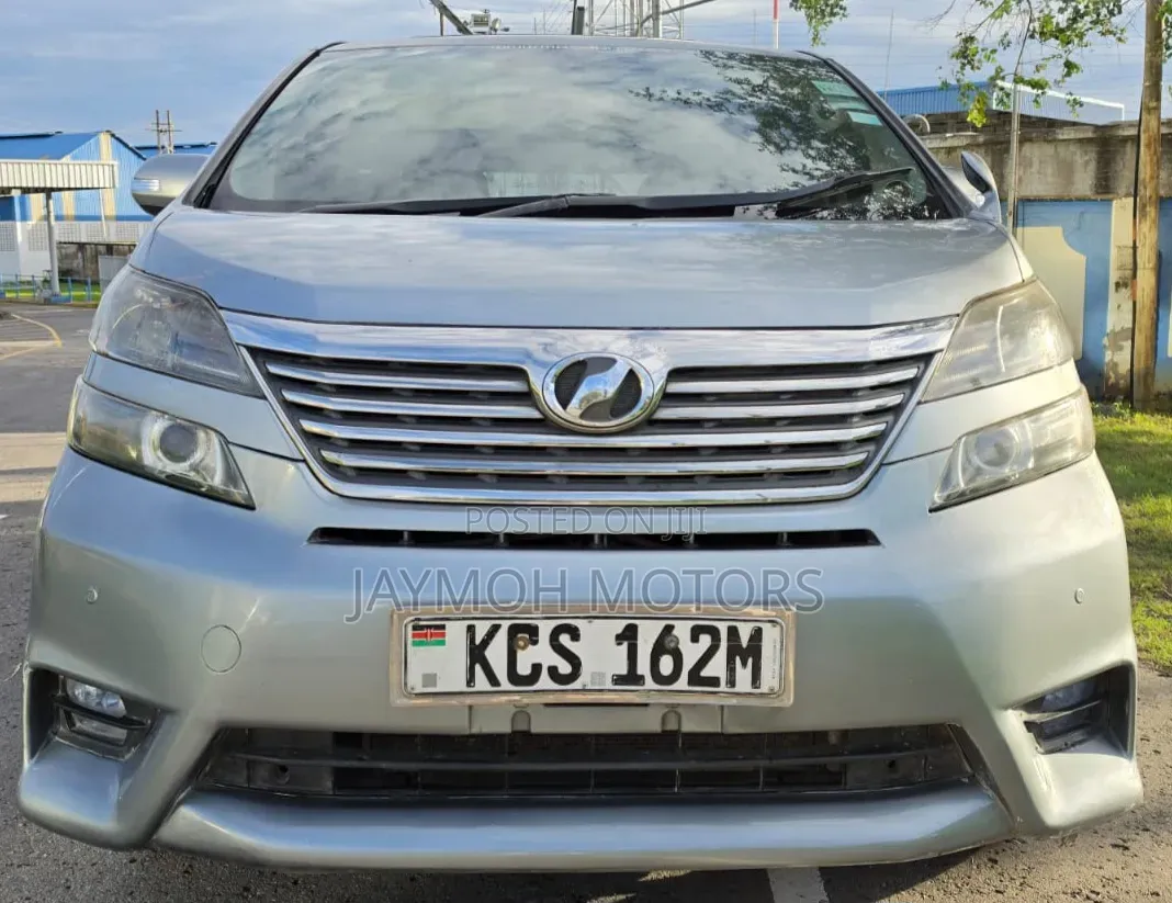 Toyota Alphard 2013 Silver