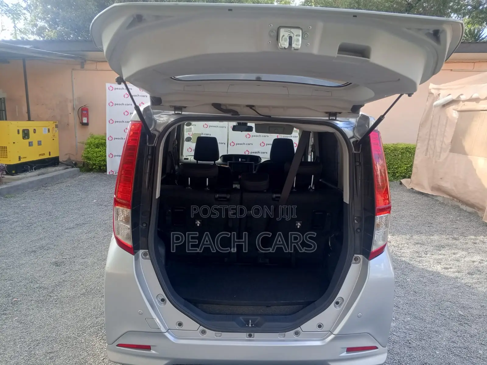 Toyota Roomy 2018 Silver