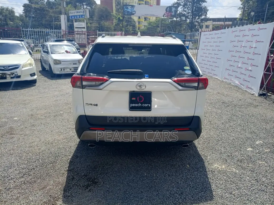 Toyota RAV4 2019 White
