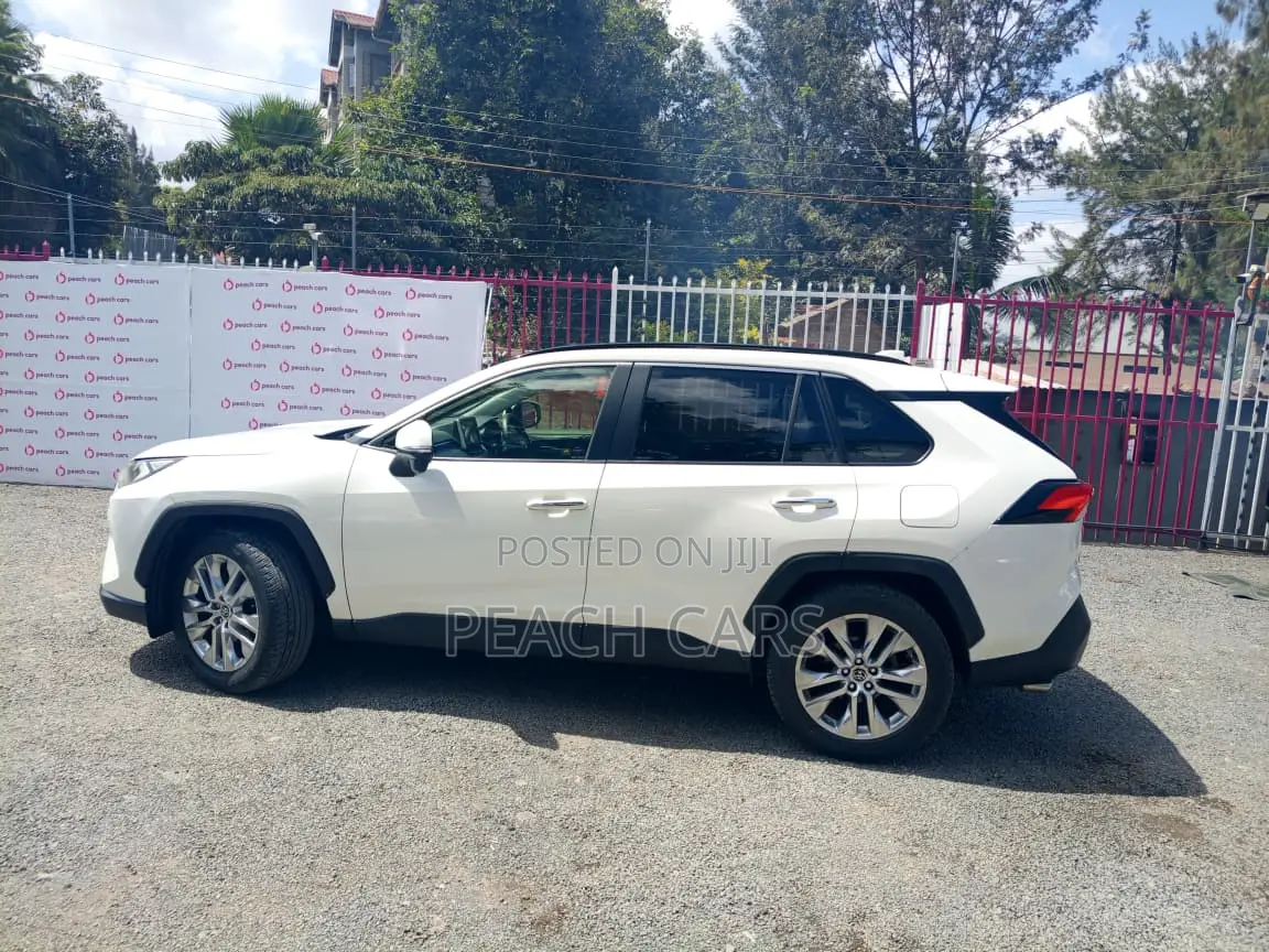 Toyota RAV4 2019 White