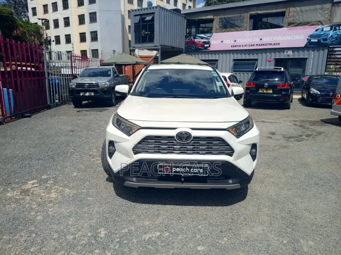 Toyota RAV4 2019 White