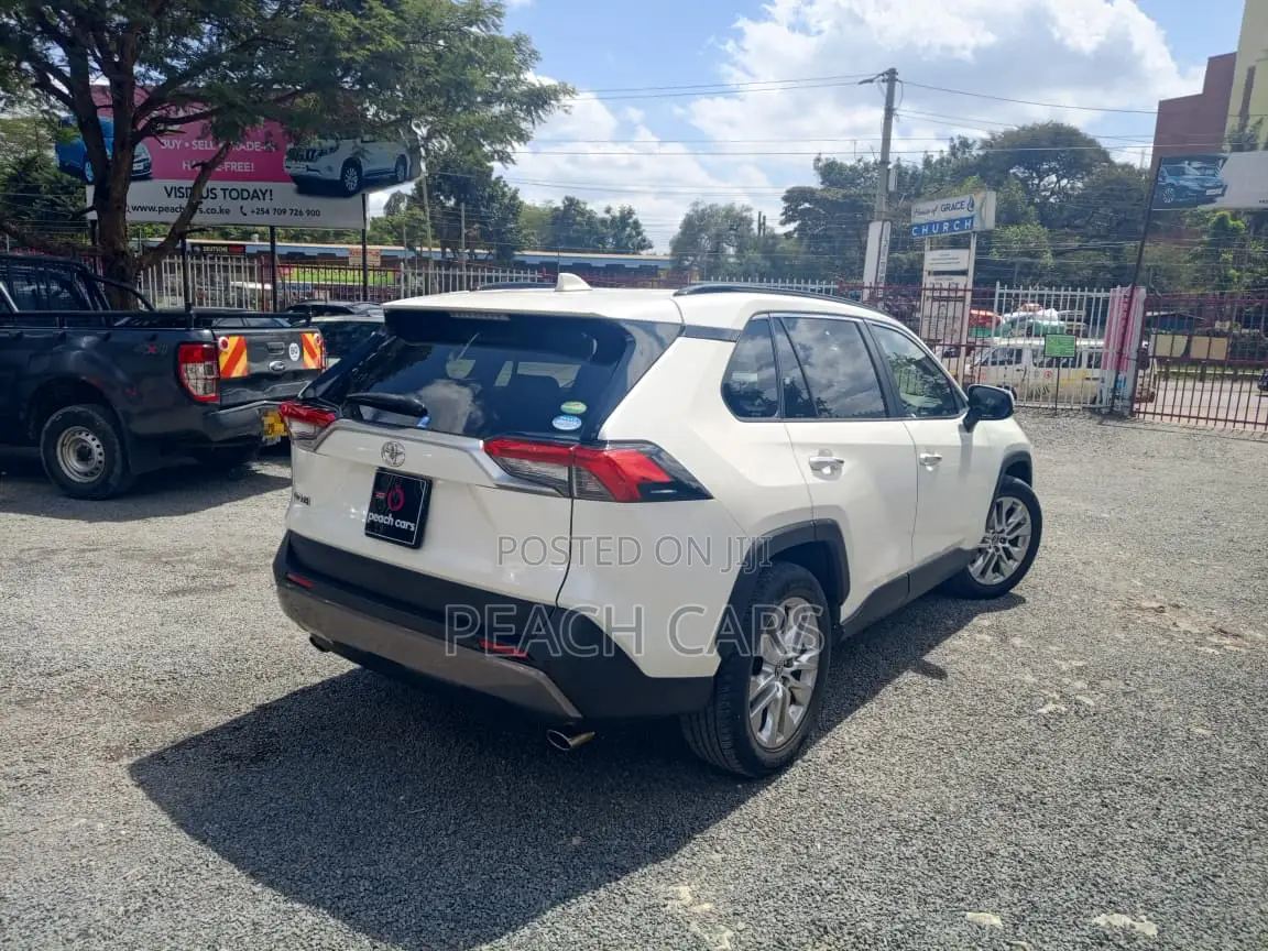 Toyota RAV4 2019 White