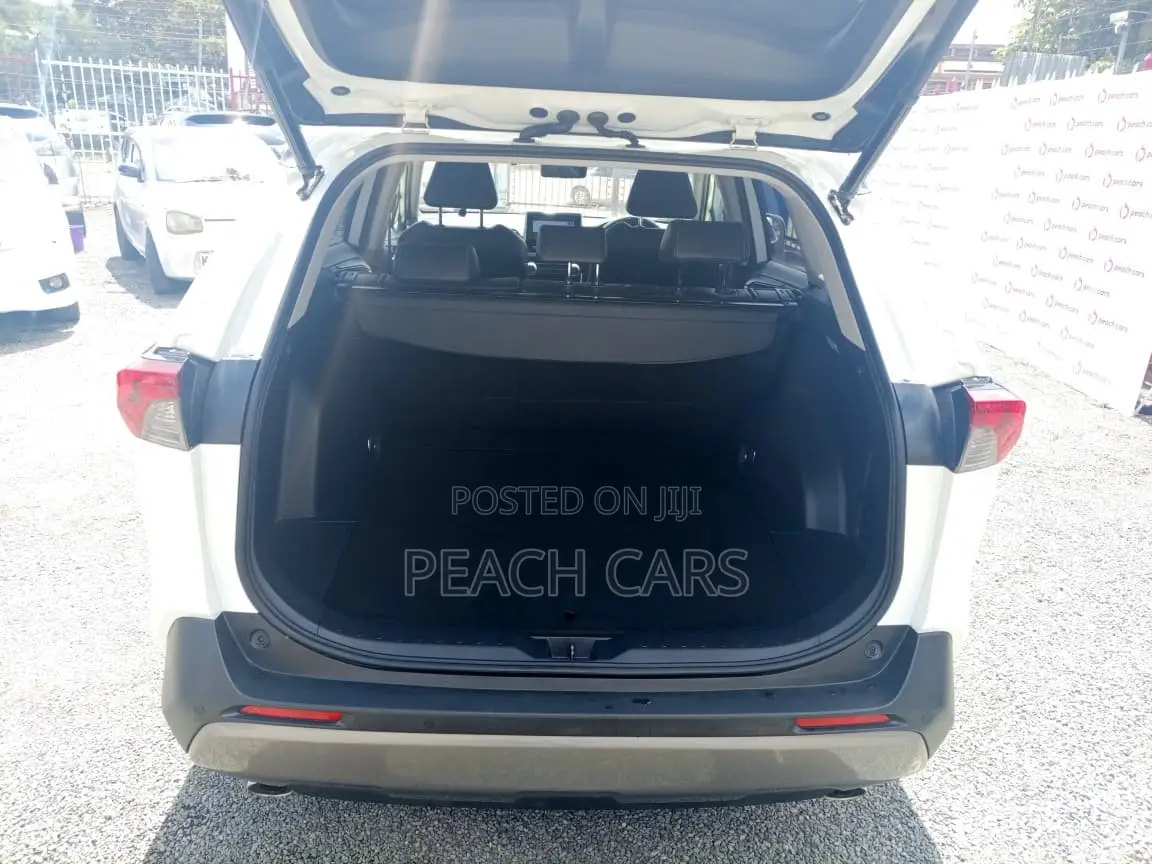 Toyota RAV4 2019 White