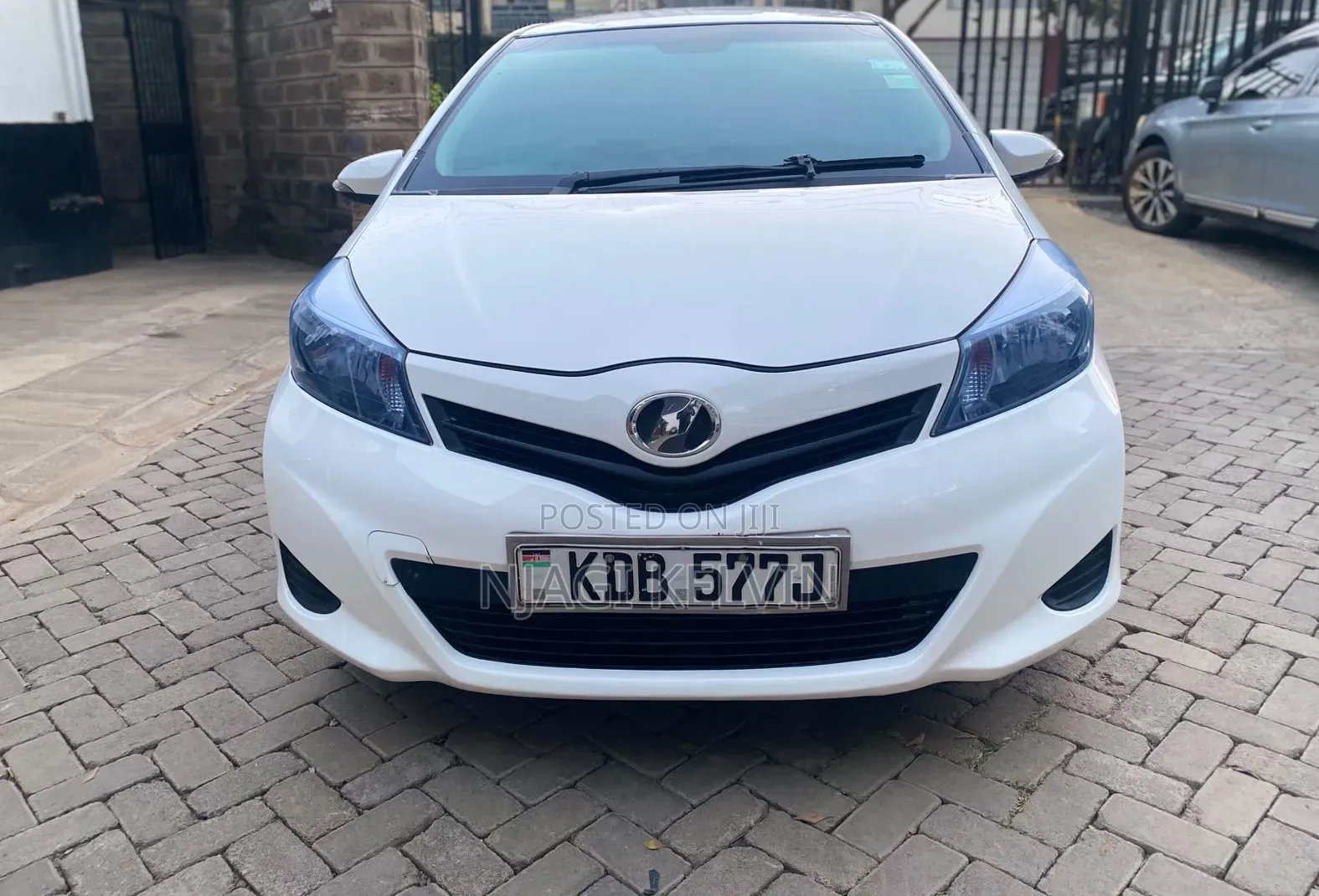 Toyota Vitz 2013 White