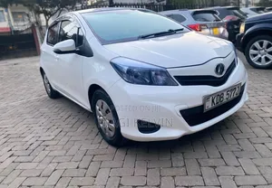 Toyota Vitz 2013 White
