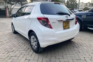 Toyota Vitz 2013 White