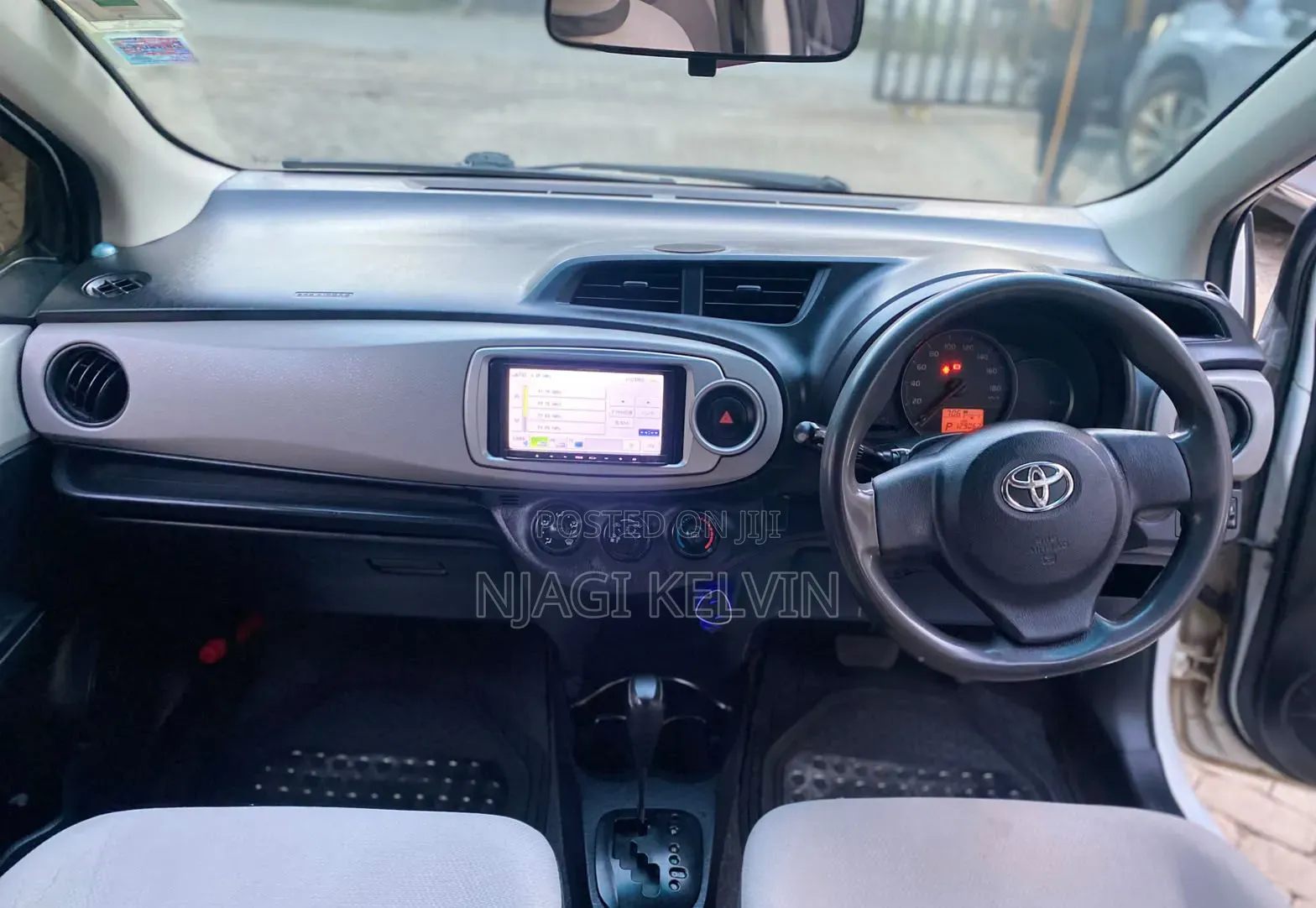 Toyota Vitz 2013 White