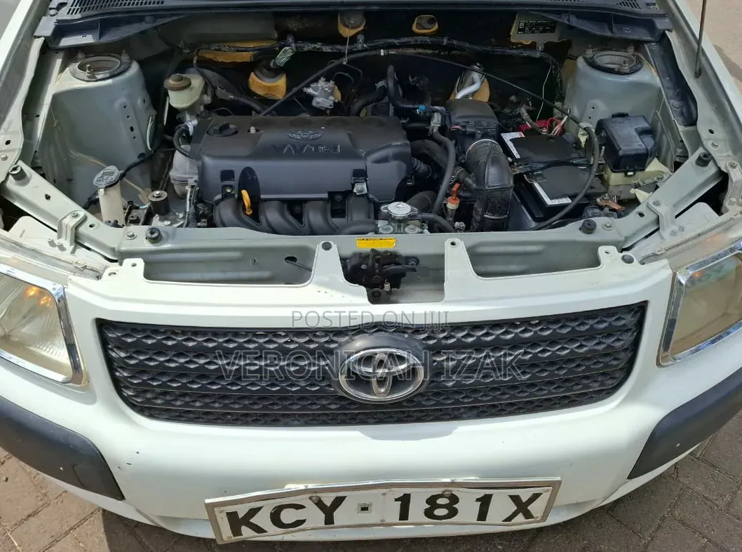 Toyota Succeed SV Premium 2014 White