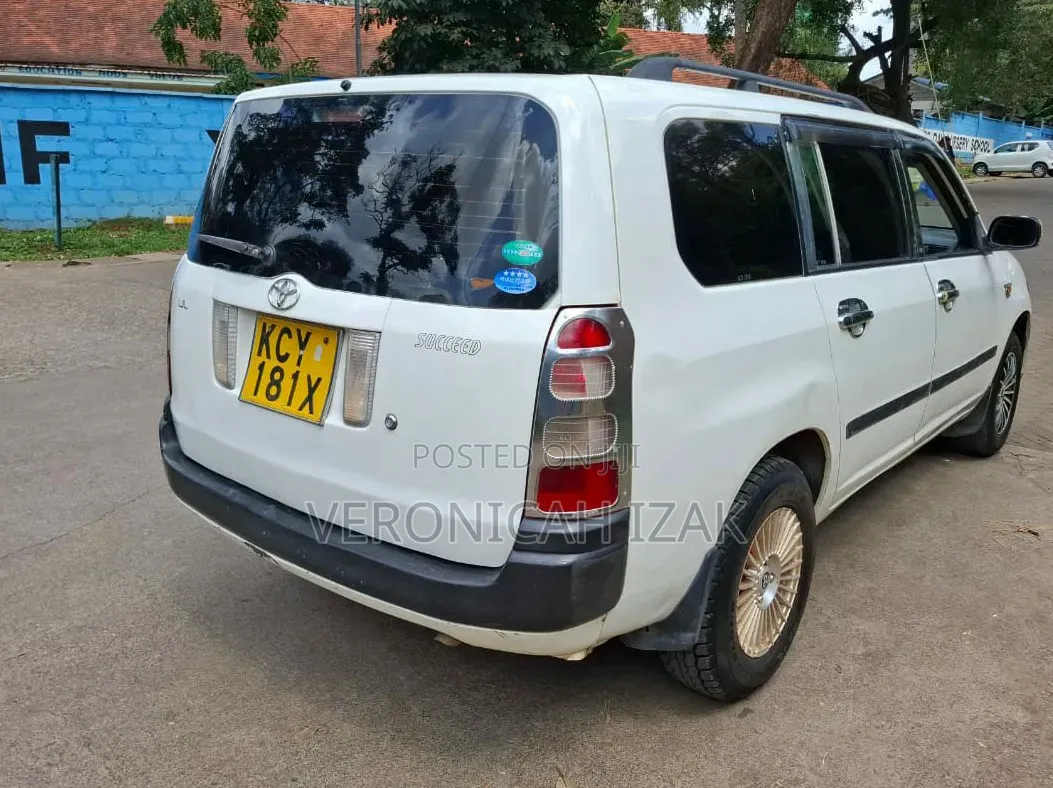 Toyota Succeed SV Premium 2014 White