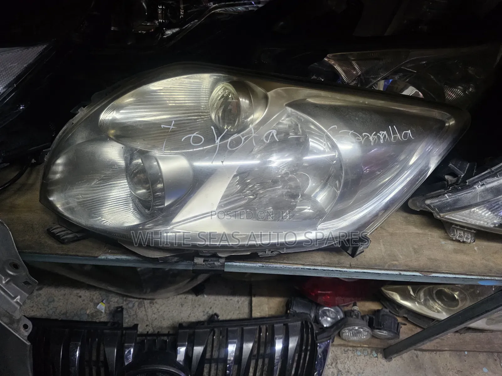 Auris 2008 Headlight