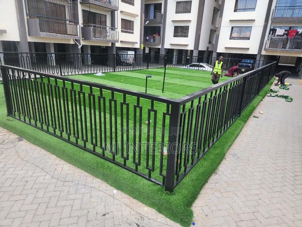 Artificial Lawn Flooring for Stylish Modern Outdoor Spaces