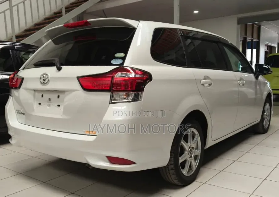 Toyota Corolla Fielder 2019 White