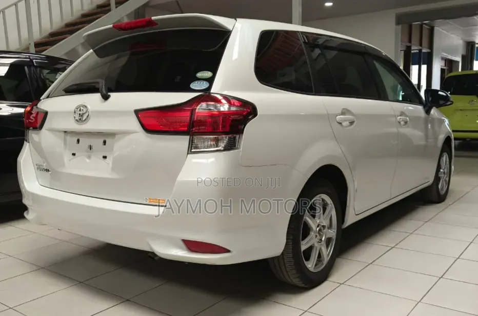 Toyota Corolla Fielder 2019 White
