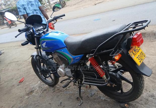Honda CB 2025 Blue - thumbnail 3