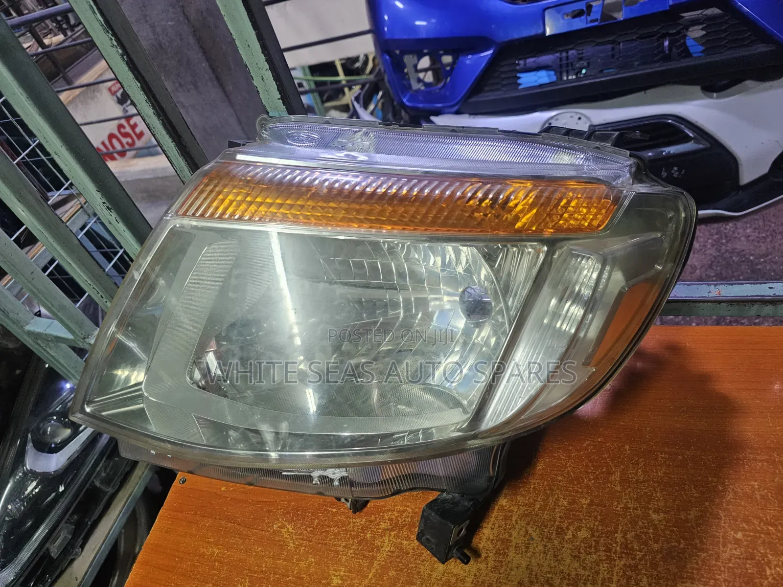 Ford Ranger 2010 Headlight