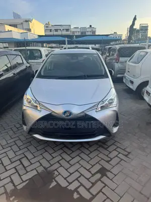 Toyota Vitz 2019 Silver