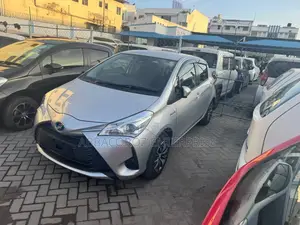 Toyota Vitz 2019 Silver