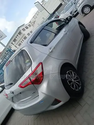 Toyota Vitz 2019 Silver