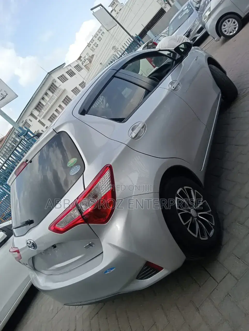 Toyota Vitz 2019 Silver
