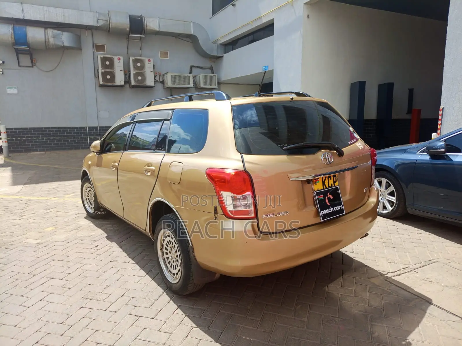 Toyota Corolla Fielder 2011 Gold