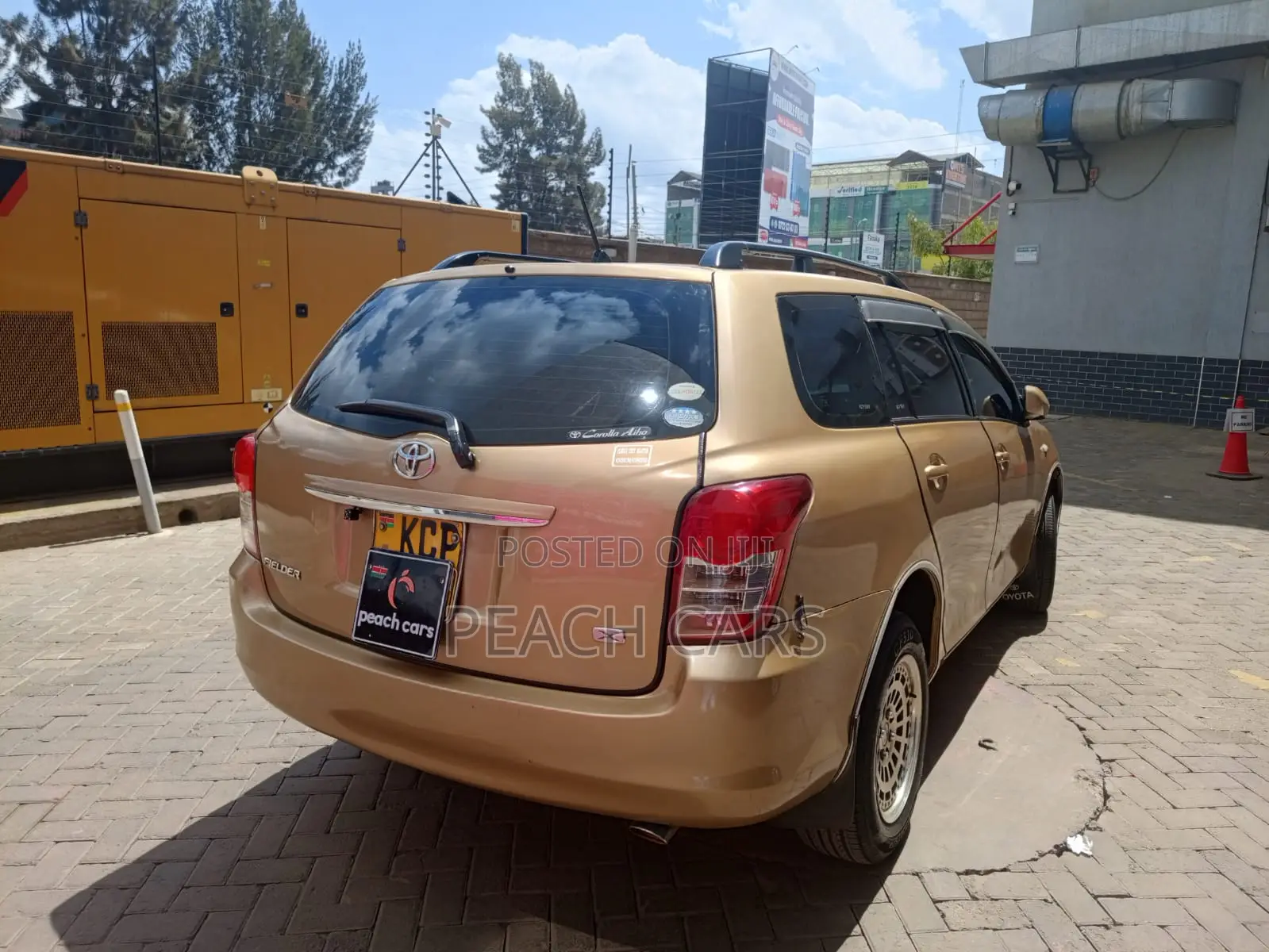 Toyota Corolla Fielder 2011 Gold