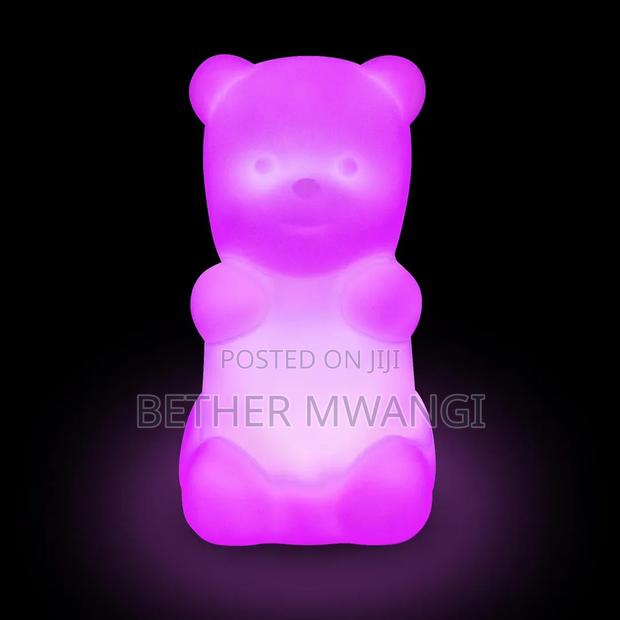 Lumez Squishy Colour Changing Gummy Bear Light - thumbnail 2