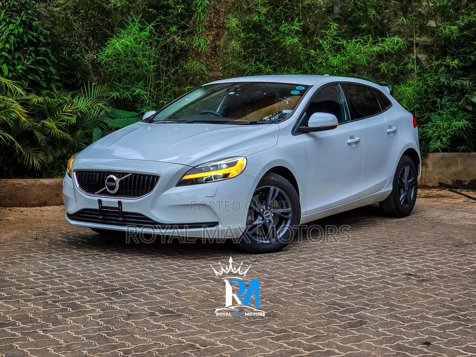 Volvo V40 2018 White