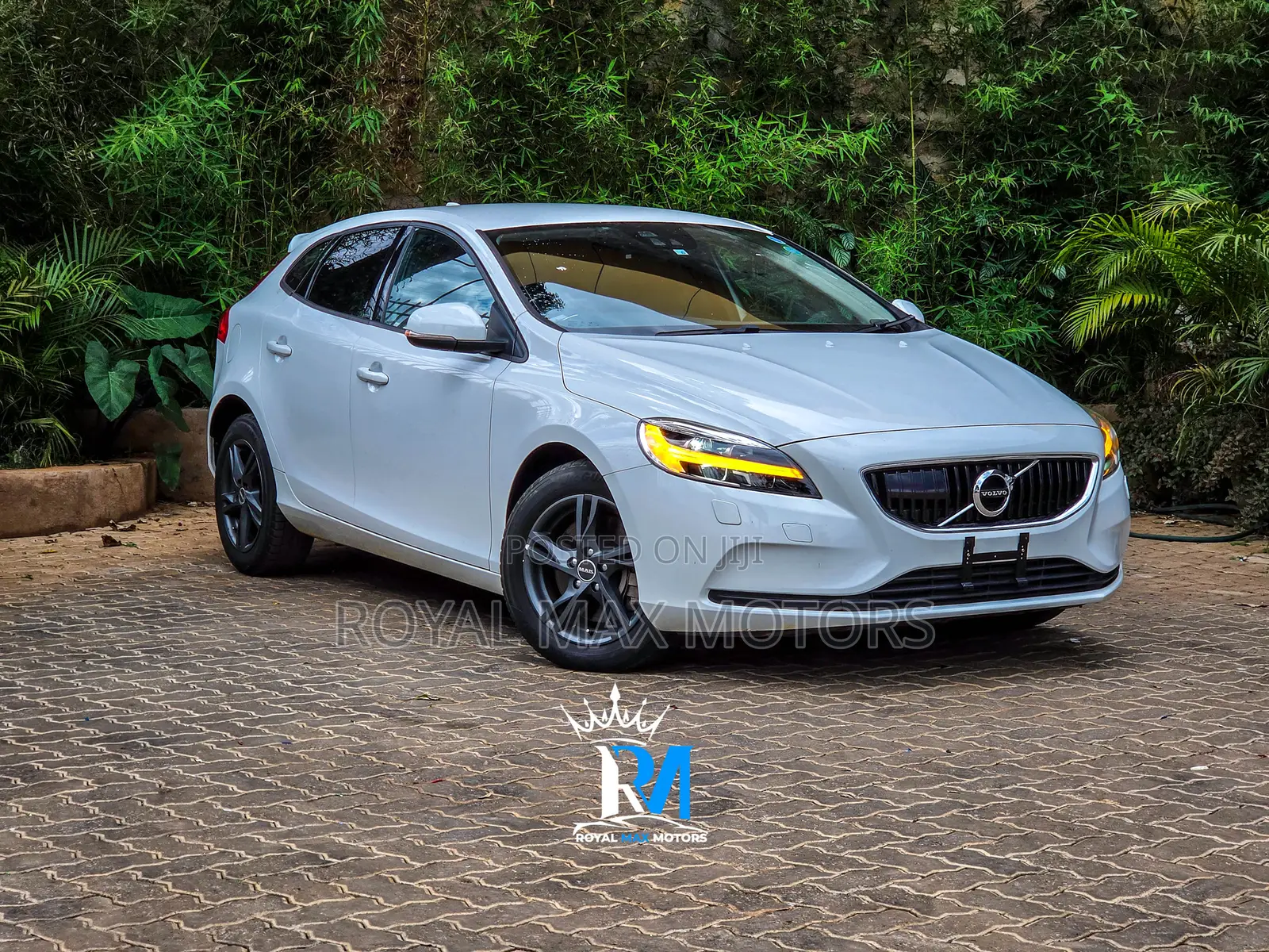 Volvo V40 2018 White
