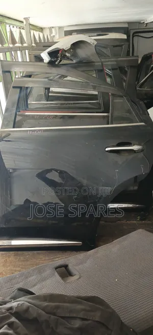 Toyota Harrier Rear Door – Genuine Ex-Japan Part