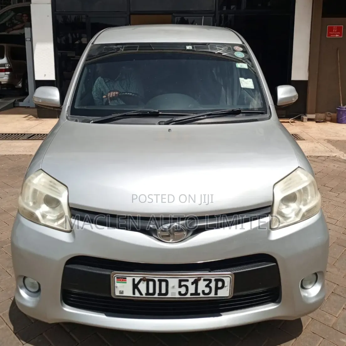 Toyota Sienta 2014 Silver
