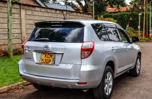 Toyota Vanguard 2010 Silver