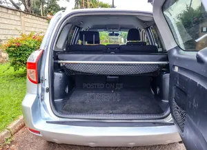 Toyota Vanguard 2010 Silver
