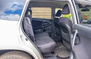 Toyota Vanguard 2010 Silver