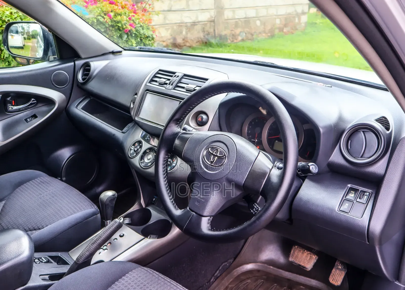 Toyota Vanguard 2010 Silver