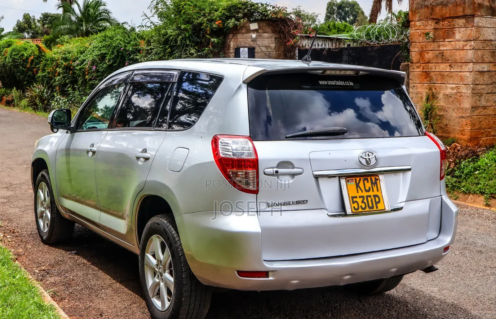 Toyota Vanguard 2010 Silver