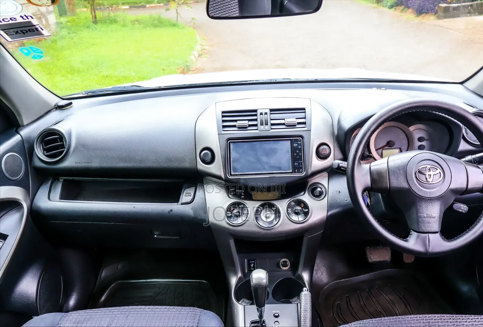 Toyota Vanguard 2010 Silver