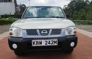 Nissan Hardbody 2013 Silver