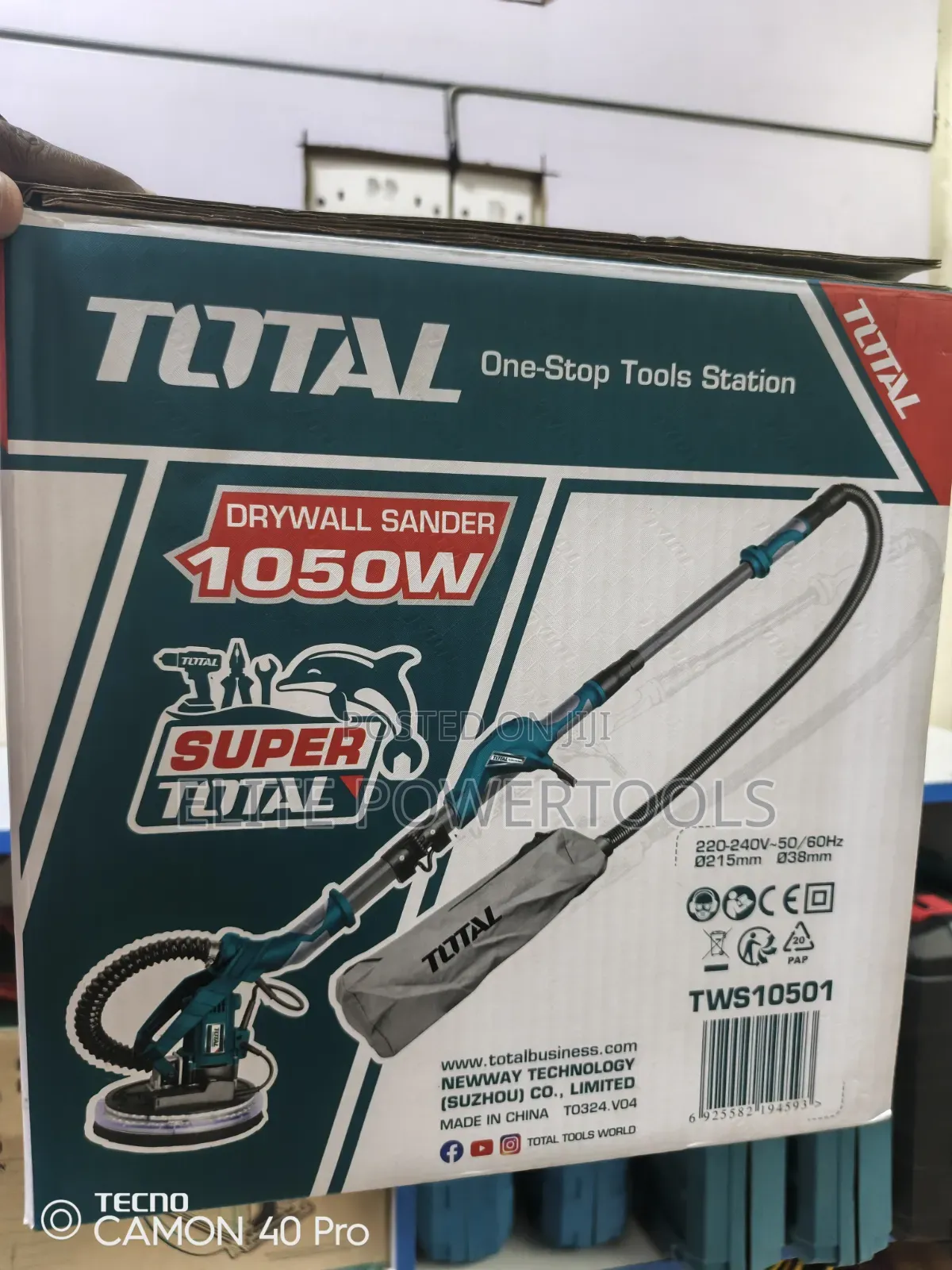 Total TWSW Drywall Sander With Dust Collection System