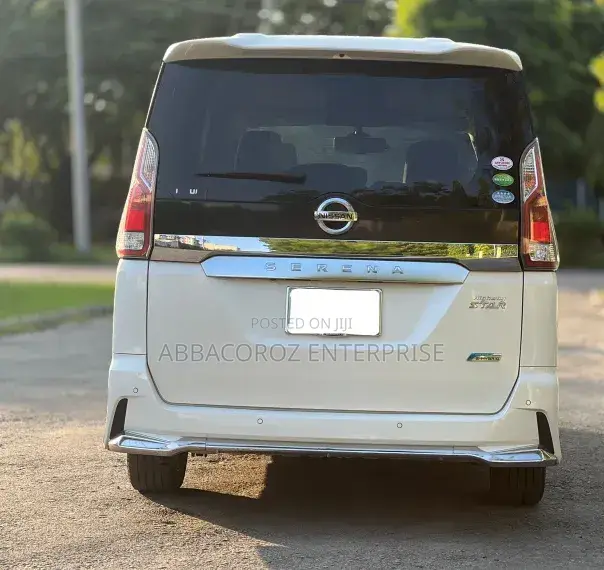 Nissan Serena 2018