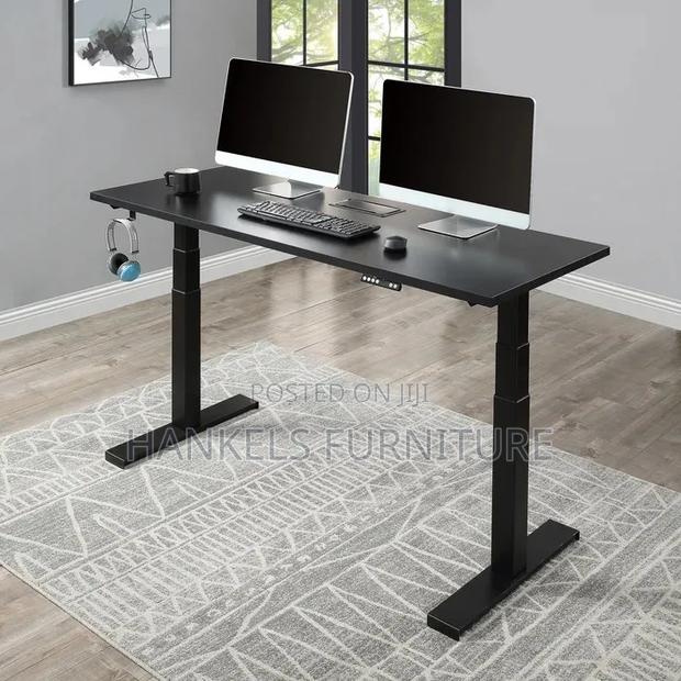 1.4m Electric Desk – Professional Adjustable Workstation Design