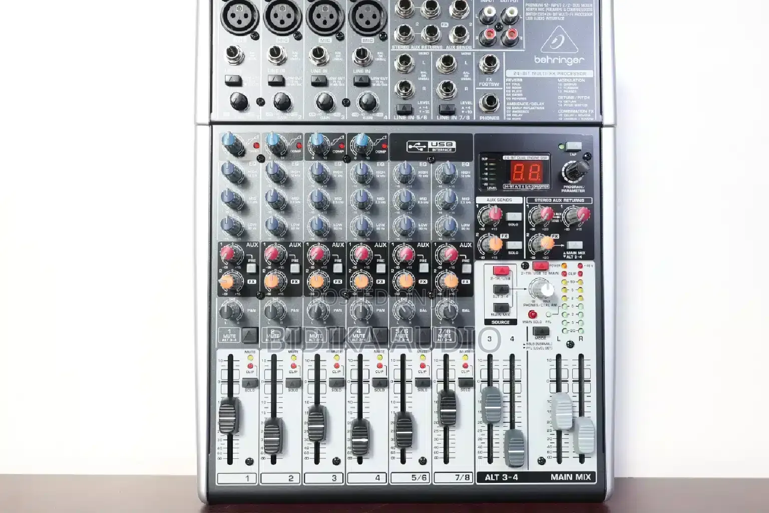 Behringer Xenyx 802s Mixer
