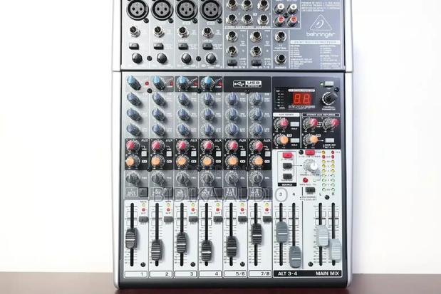 Behringer Xenyx 802s Mixer - thumbnail 3