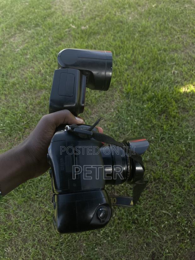 D610 Nikon Full Frame, V1 Speedlight and 50mm - thumbnail 4