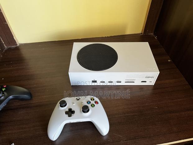 Xbox Series S - thumbnail 4