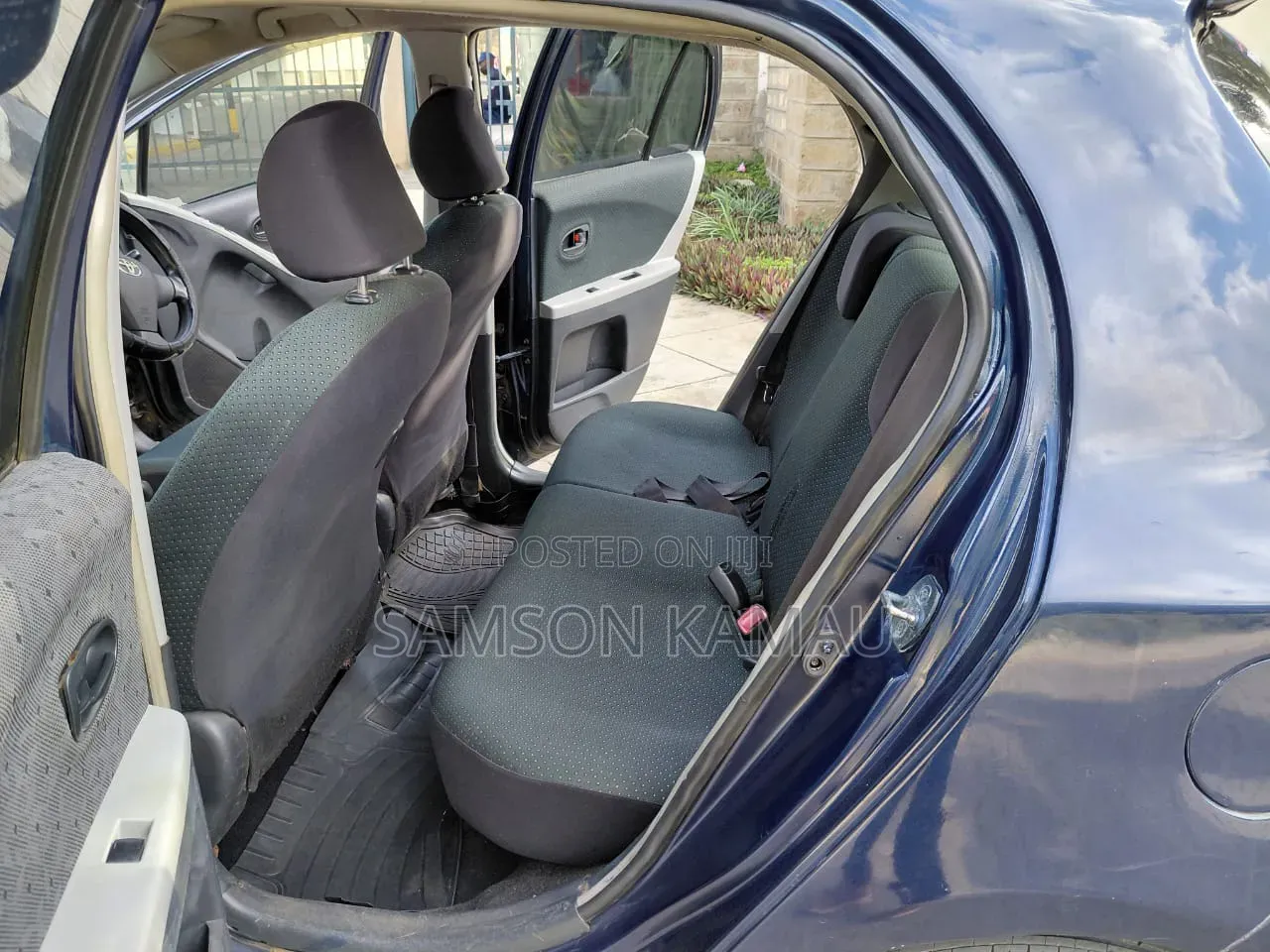 Toyota Vitz 2005 Blue