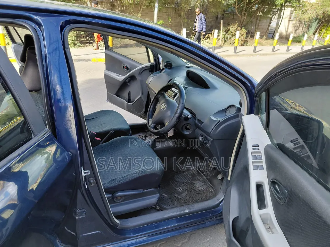 Toyota Vitz 2005 Blue
