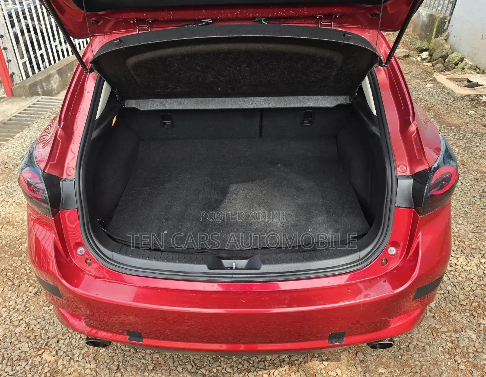 Mazda Axela 2017 Red
