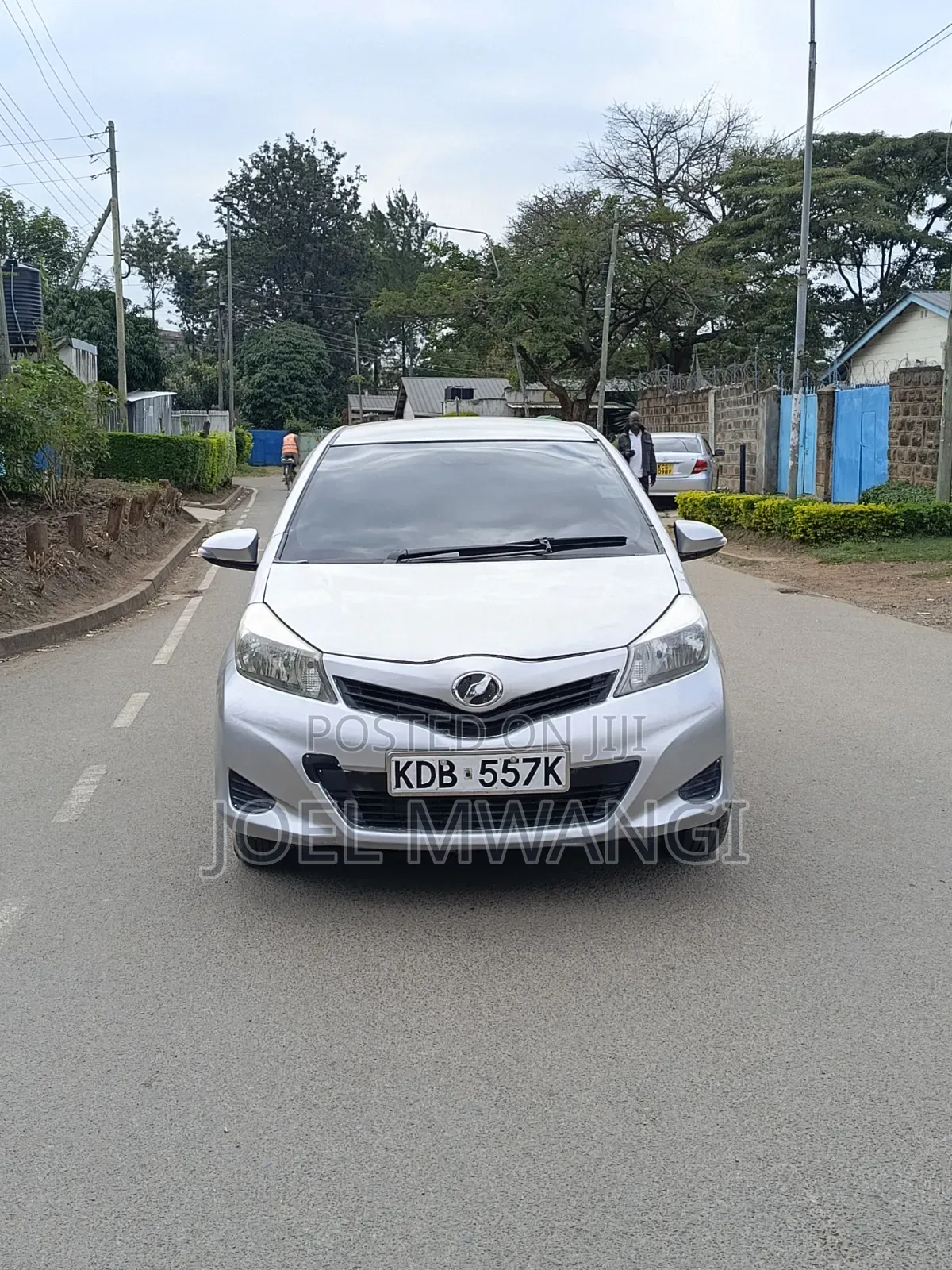 Toyota Vitz 2014 Silver